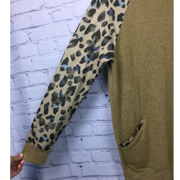 Mob Wife Animal Print Soft Long Raglan Sleeve Rond Neck Tan Pullover Knit Top S - Picture 6 of 12